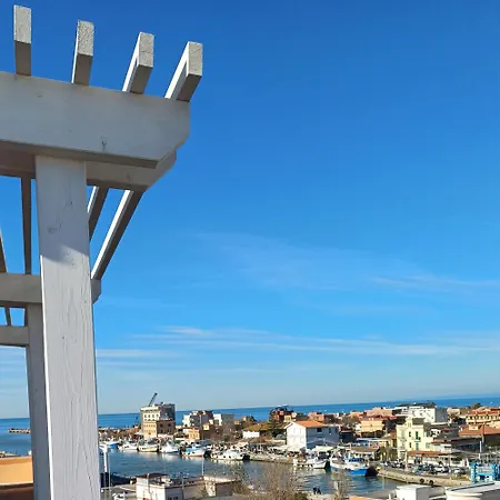 Apartman Skyline - Seaview, Fifth Floor Without Elevator Fiumicino