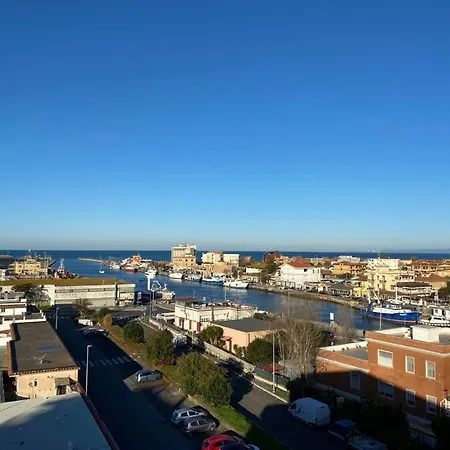 Skyline - Seaview, Fifth Floor Without Elevator Fiumicino