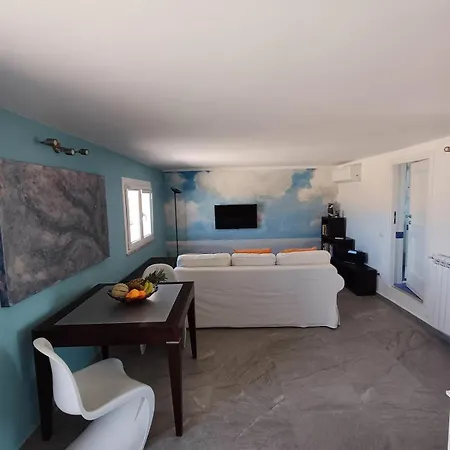 Skyline - Seaview, Fifth Floor Without Elevator *